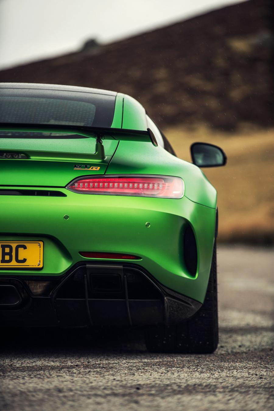 Детали экстерьера Mercedes-AMG GT R 2017 года  (UK) (фото 40 из 40)